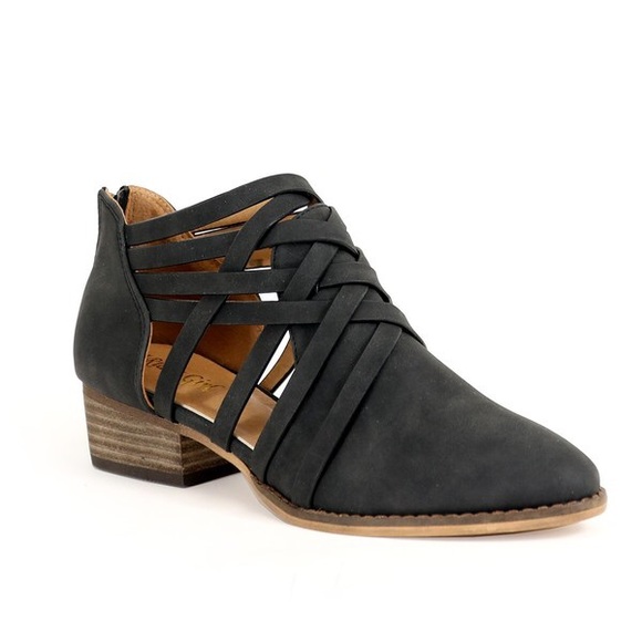 Shoes - DISCOUNTED TODAY Angelina Ankle Booties